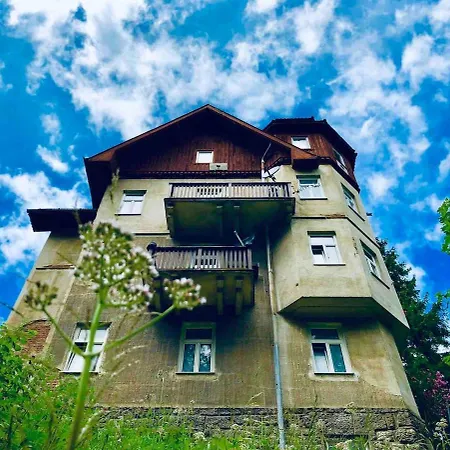 56m2 In Gorgeous Old On Apartament Semmering
